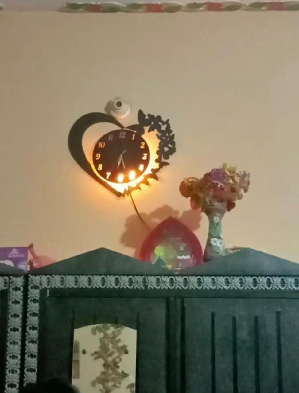 Heart Design Analogue Wall Clock 1 pcs Stylish Battery Operated Decor