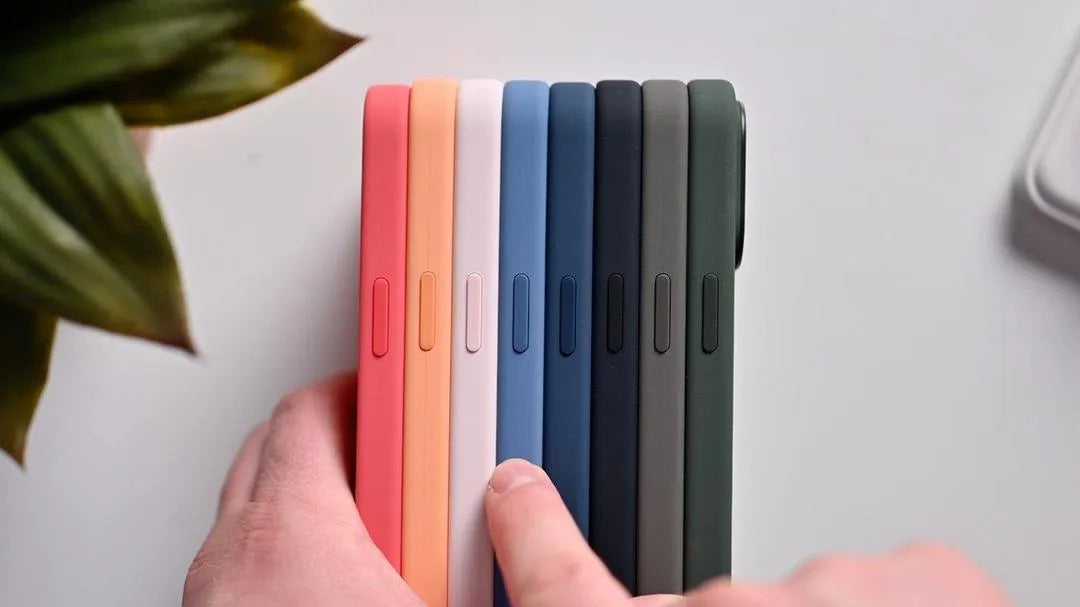 iPhone 15 / 15 Pro Official Case - Silicone Mobile Cover