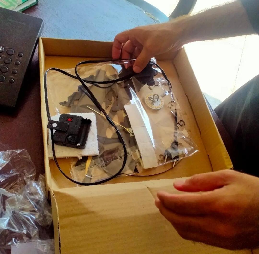 Heart Design Analogue Wall Clock 1 pcs Stylish Battery Operated Decor